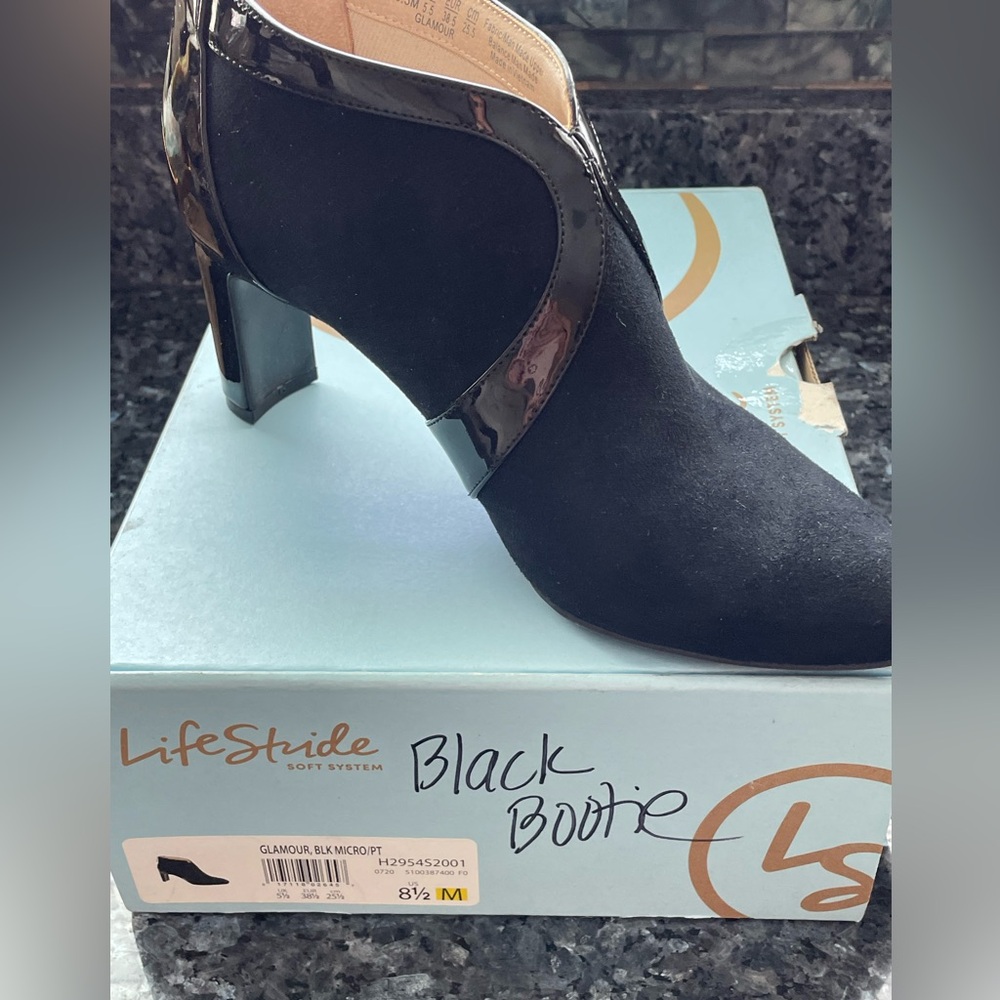 New Lifestride Black Bootie Size 8.5